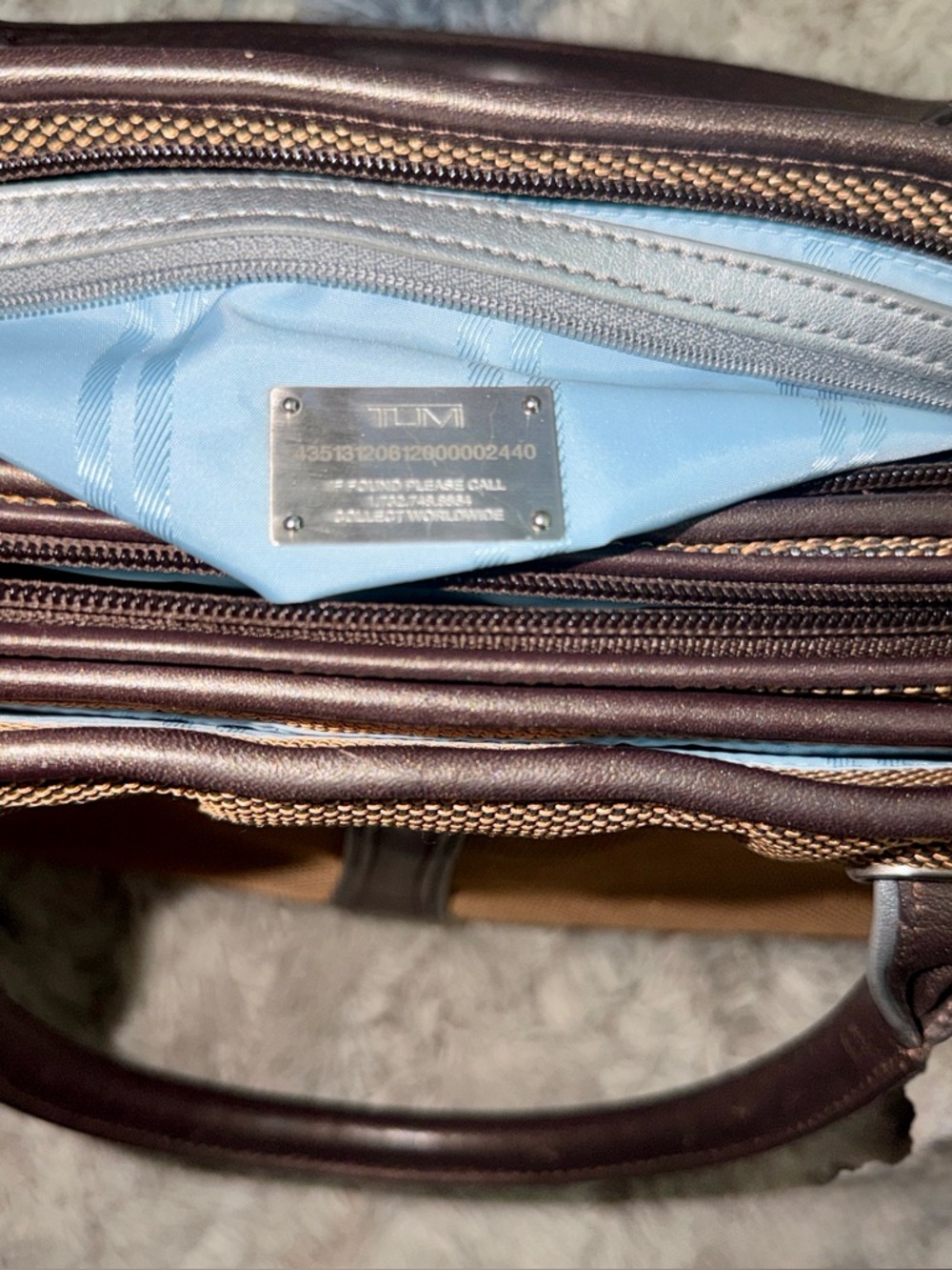TUMI Executive Travel Commuter Bag w/original removable TUMI accessory pouch - Picture 14 of 16